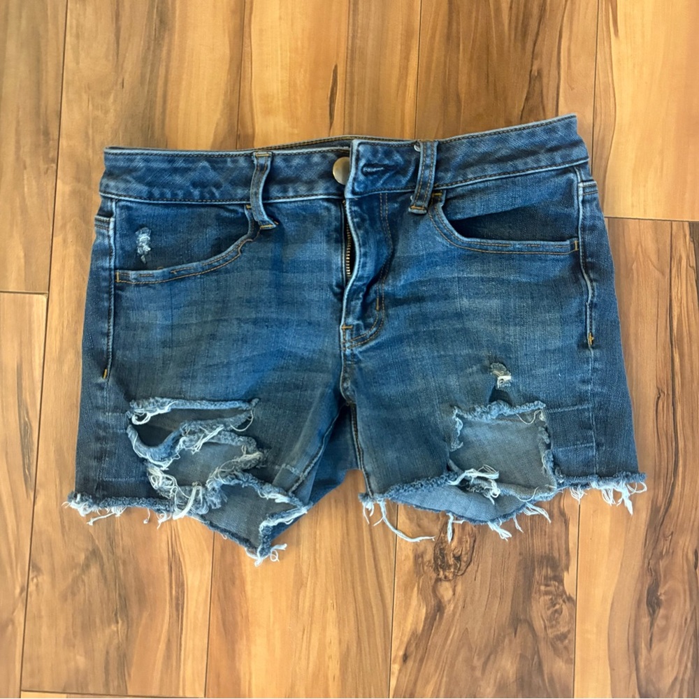 💝 3/$10. American Eagle Outfitters Blue Distressed Jean Shorts